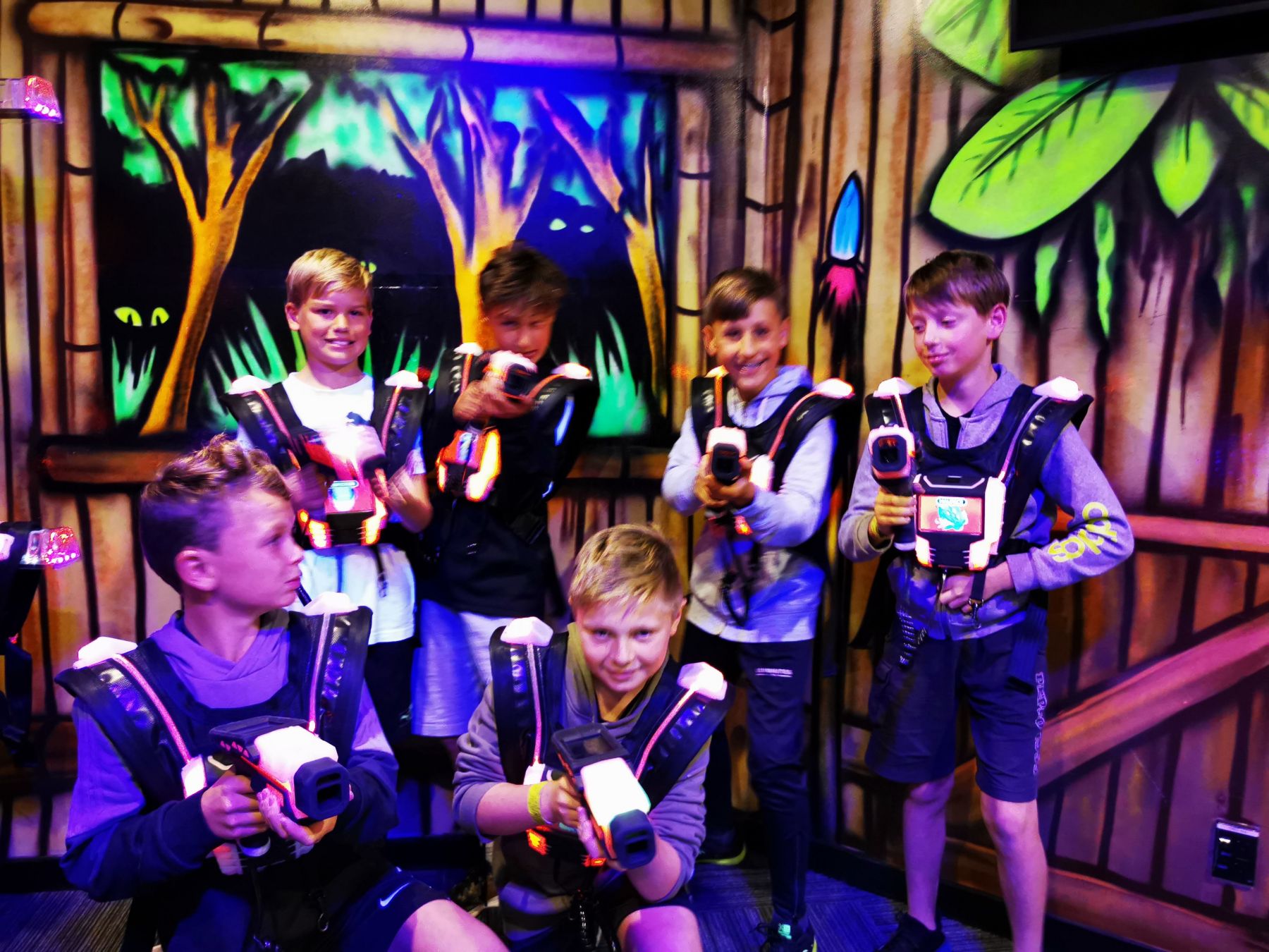 TEEN Laser Tag Party (13 17 yrs) Online Bookings Game Over Auckland Briq Bookings